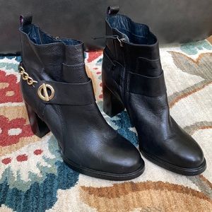 Tommy Hilfiger boots